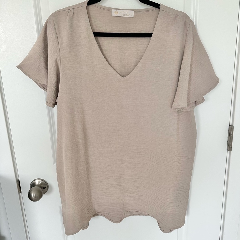 Leela & Lavender Flutter Sleeve Blouse